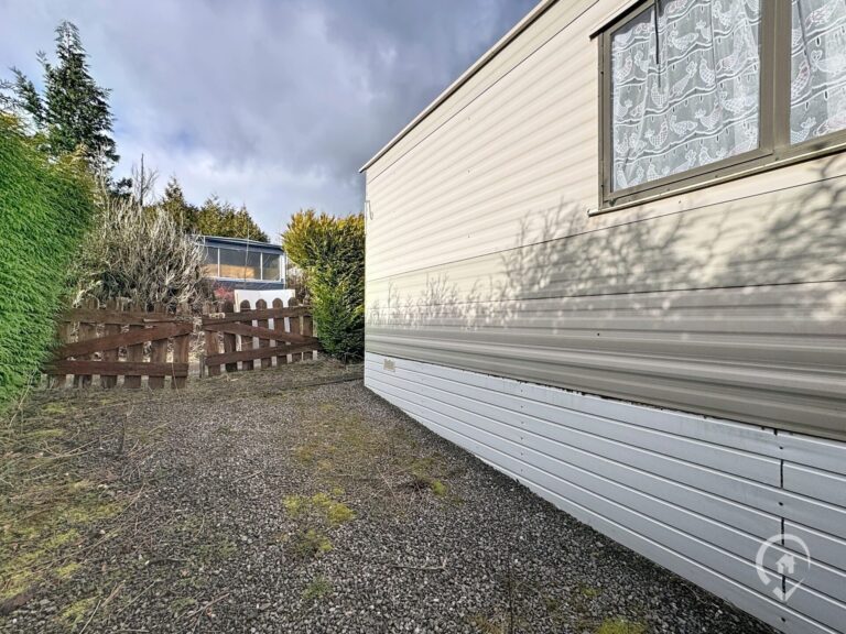 Condrogest - Caravane à rénover à vendre à Hastière - parcelle de 2 ares