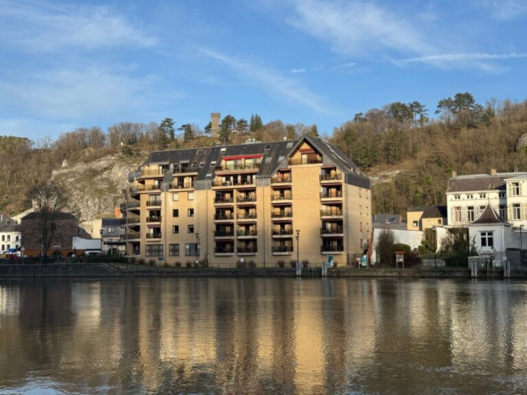 Condrogest - Appartement 2 chambres bord de Meuse à Dinant