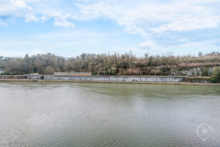 Condrogest - Appartement 2 chambres bord de Meuse à Dinant