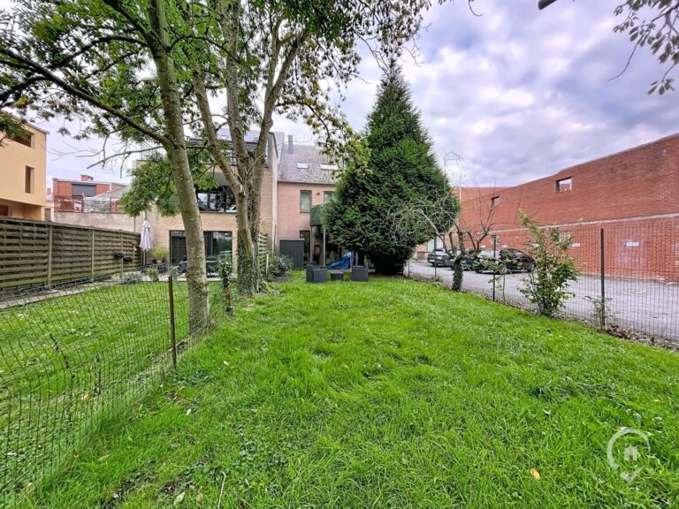 Condrogest - VENDU!! Appartement 1 chambre avec grand jardin et parking à Ciney