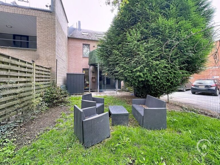 Condrogest - VENDU!! Appartement 1 chambre avec grand jardin et parking à Ciney