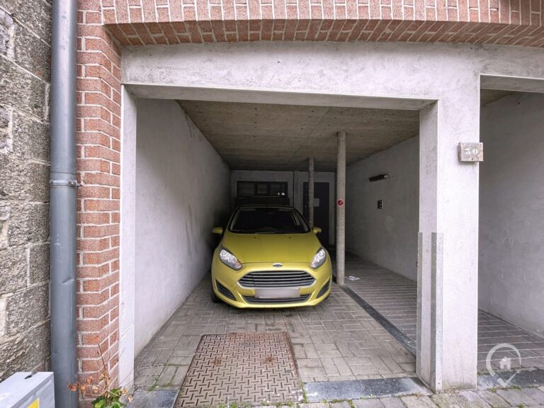 Condrogest - VENDU!! Appartement 1 chambre avec grand jardin et parking à Ciney