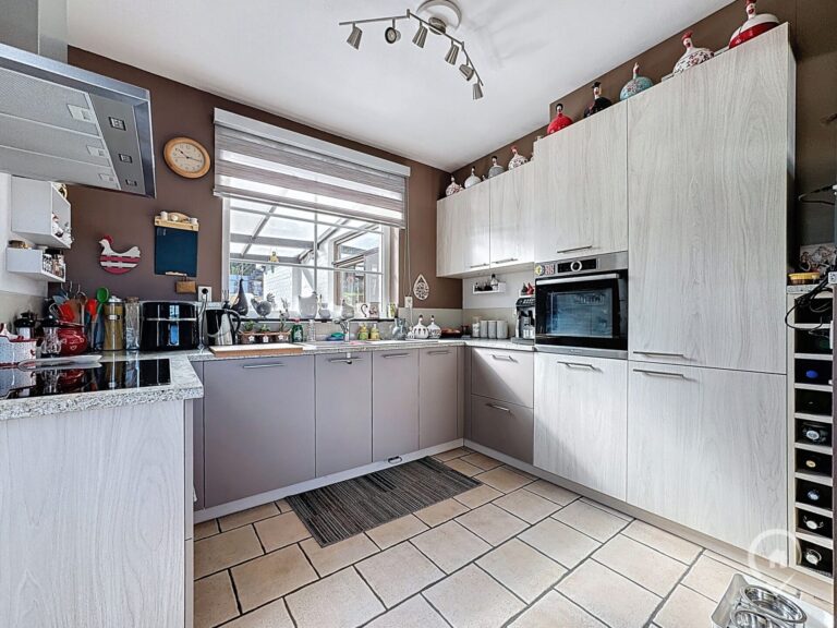 Condrogest - Villa 4 chambres à vendre à Yvoir