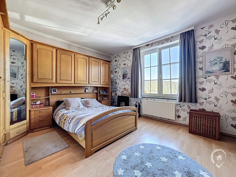 Condrogest - Villa 4 chambres à vendre à Yvoir