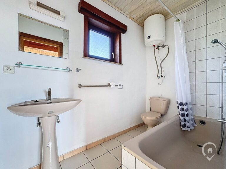 Condrogest - Maison 2 chambres à vendre à Hastière