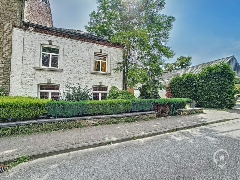 Condrogest - Ensemble immobilier de 2 logements à vendre à Hastière