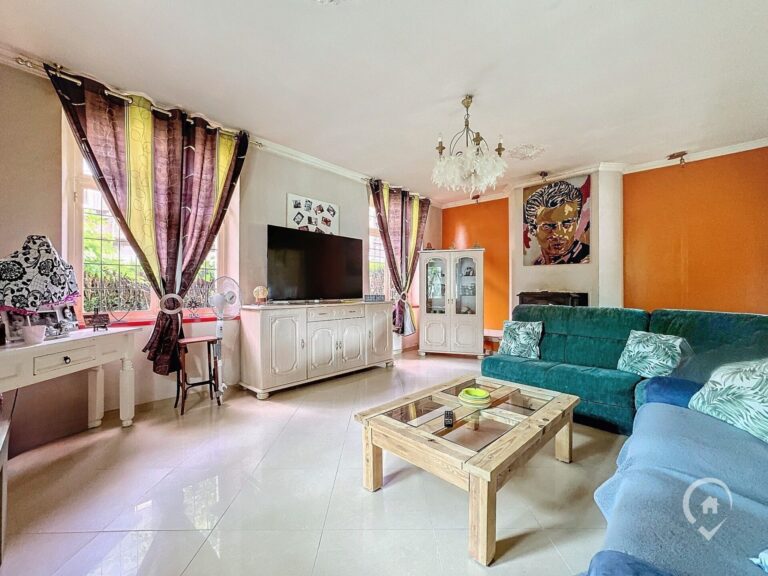Condrogest - Ensemble immobilier de 2 logements à vendre à Hastière