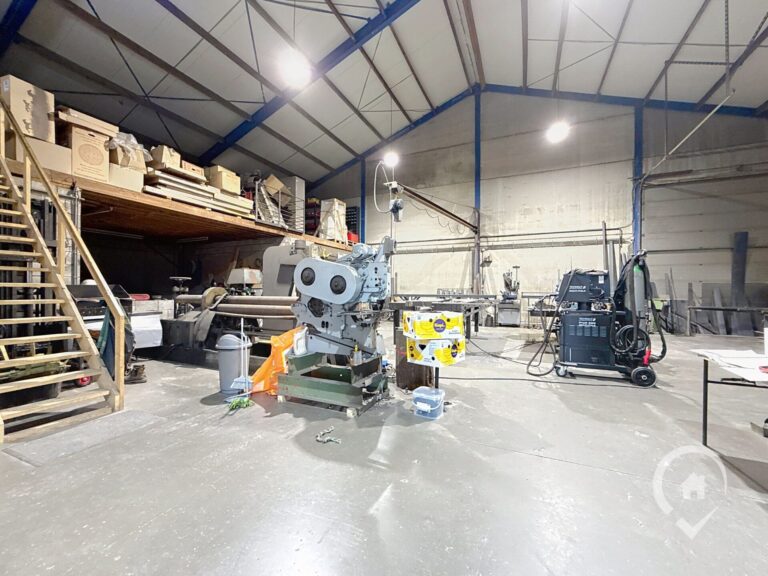 Condrogest - Bien Commercial À Vendre à Pondrôme