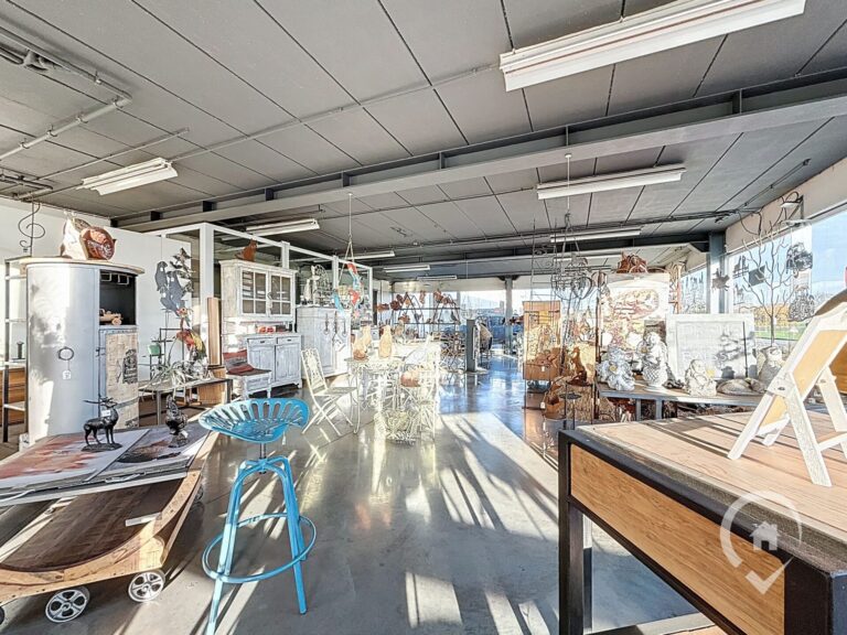 Condrogest - Bien Commercial À Vendre à Pondrôme