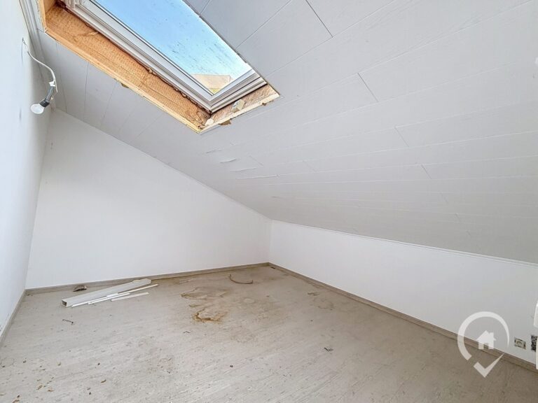 Condrogest - Bien Commercial À Vendre à Pondrôme