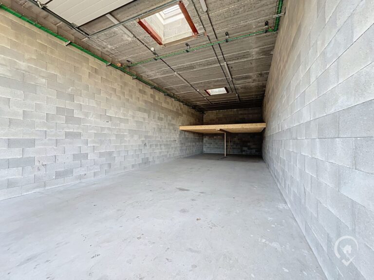 Condrogest - Entrepôt de 75 m² à louer dans le zoning d'Achêne