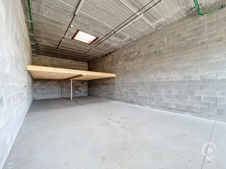 Condrogest - Entrepôt de 75 m² à louer dans le zoning d'Achêne