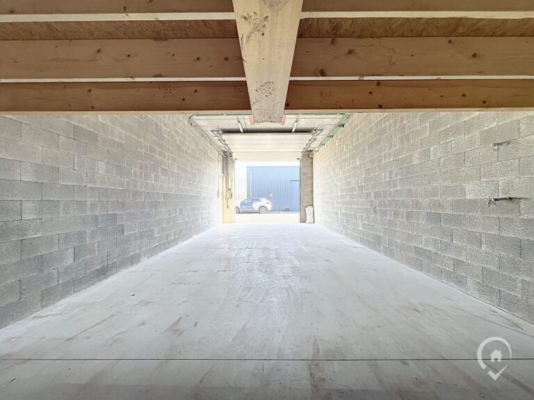 Condrogest - Entrepôt de 75 m² à louer dans le zoning d'Achêne
