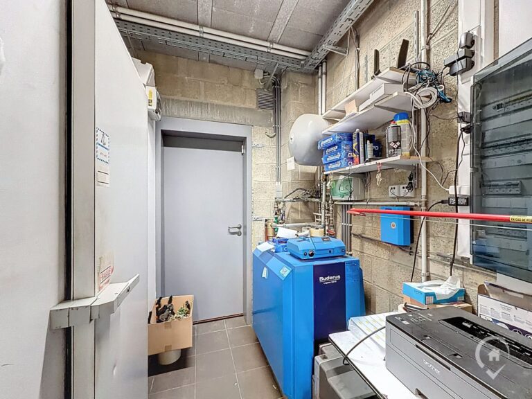 Condrogest - Bâtiment de 170 m² à vendre à Hamois