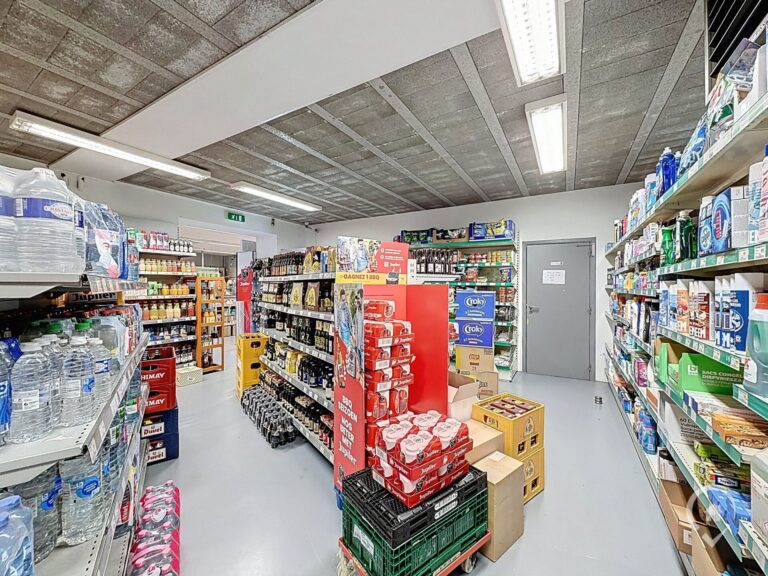 Condrogest - Bâtiment de 170 m² à vendre à Hamois