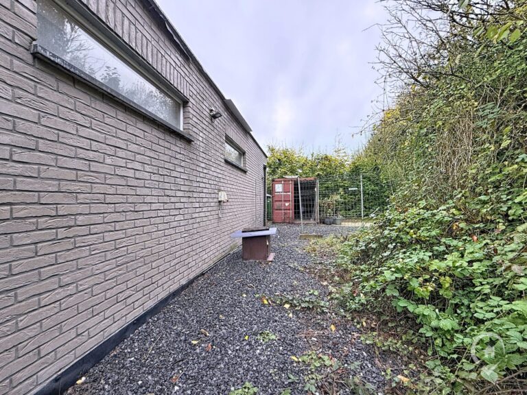 Condrogest - Bâtiment de 170 m² à vendre à Hamois