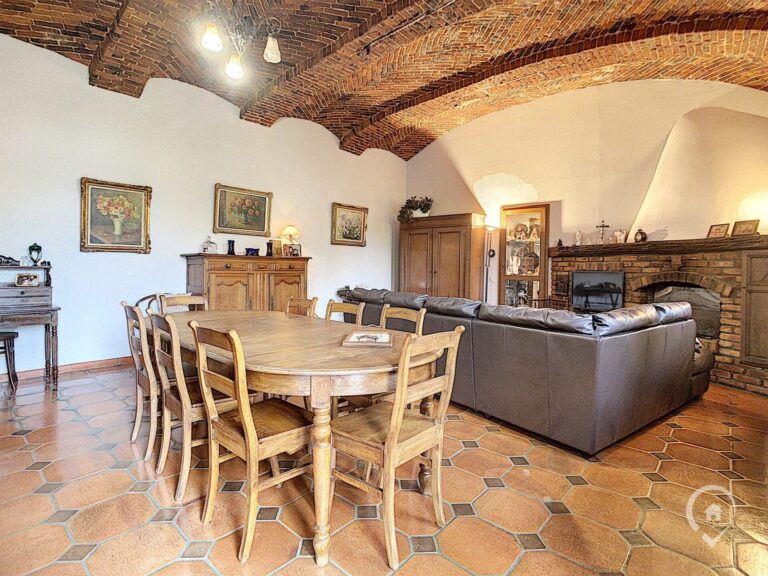 Condrogest - Maison 5 chambres à vendre dans le centre de Waulsort