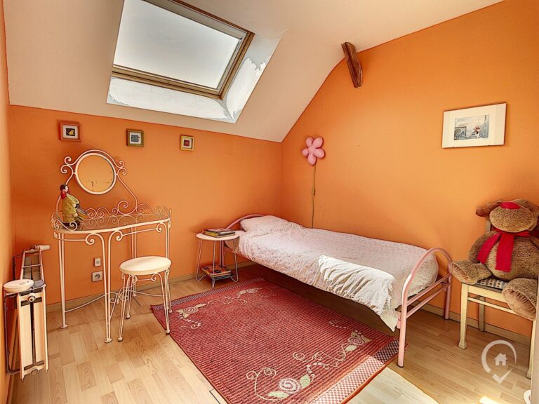 Condrogest - Maison 5 chambres à vendre dans le centre de Waulsort