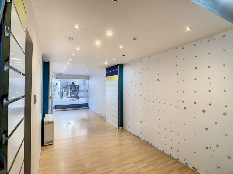 Condrogest - Surface commerciale en plein centre de Ciney