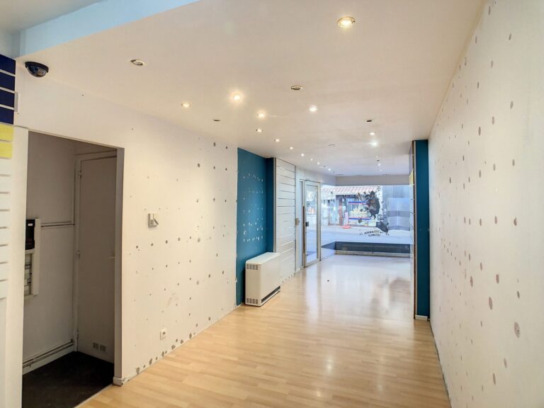 Condrogest - Surface commerciale en plein centre de Ciney