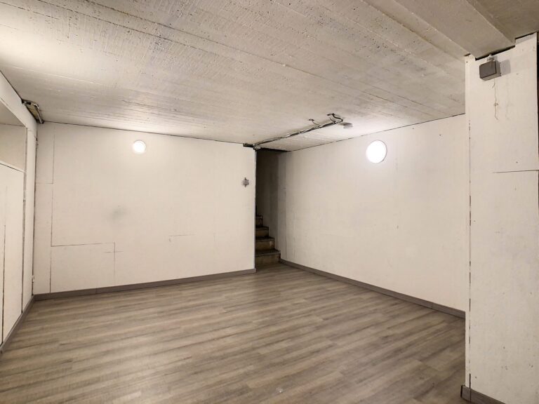 Condrogest - Surface commerciale en plein centre de Ciney