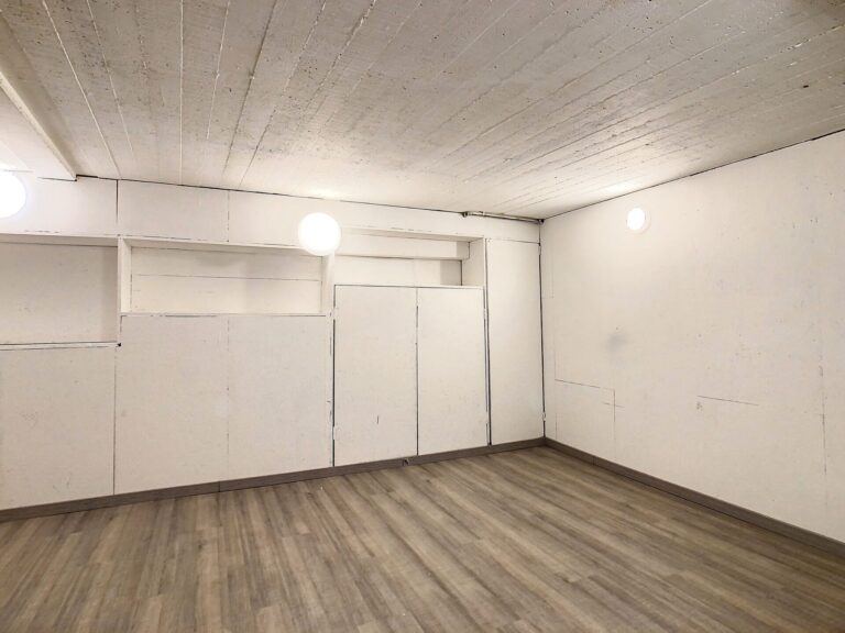 Condrogest - Surface commerciale en plein centre de Ciney