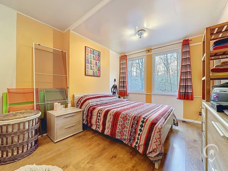 Condrogest - SOUS OPTION !!! Appartement rénové à vendre à Nassogne, vue sur la nature