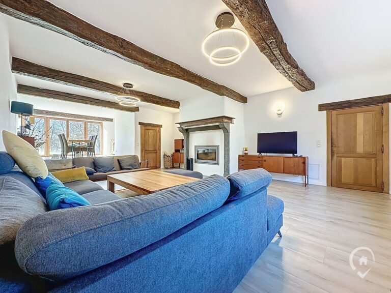 Condrogest - Superbe propriété rénovée 7 chambres à vendre à Hodister