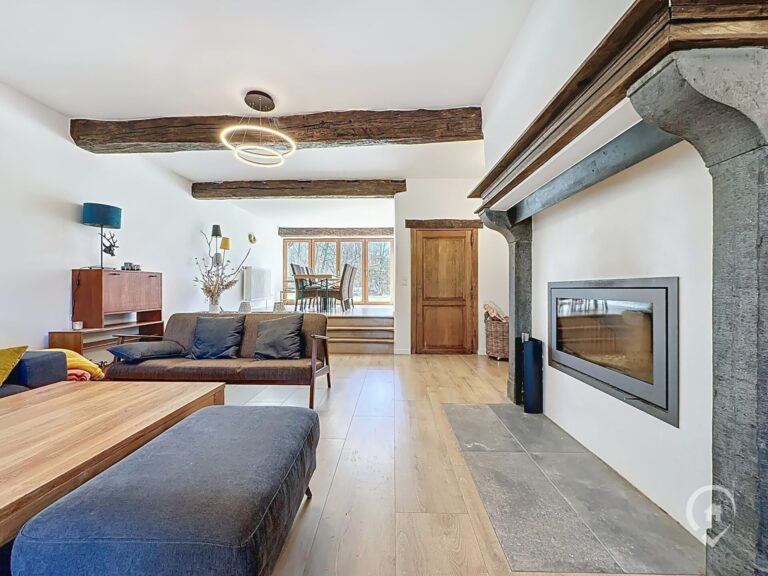 Condrogest - Superbe propriété rénovée 7 chambres à vendre à Hodister