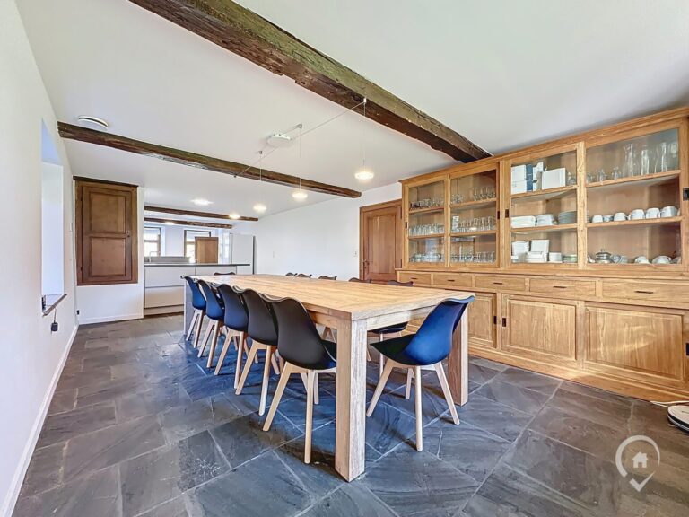 Condrogest - Superbe propriété rénovée 7 chambres à vendre à Hodister