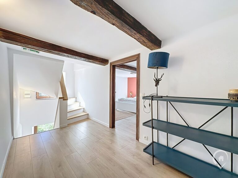 Condrogest - Superbe propriété rénovée 7 chambres à vendre à Hodister