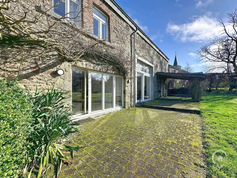 Condrogest - Superbe propriété rénovée 7 chambres à vendre à Hodister