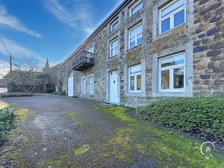 Condrogest - Superbe propriété rénovée 7 chambres à vendre à Hodister