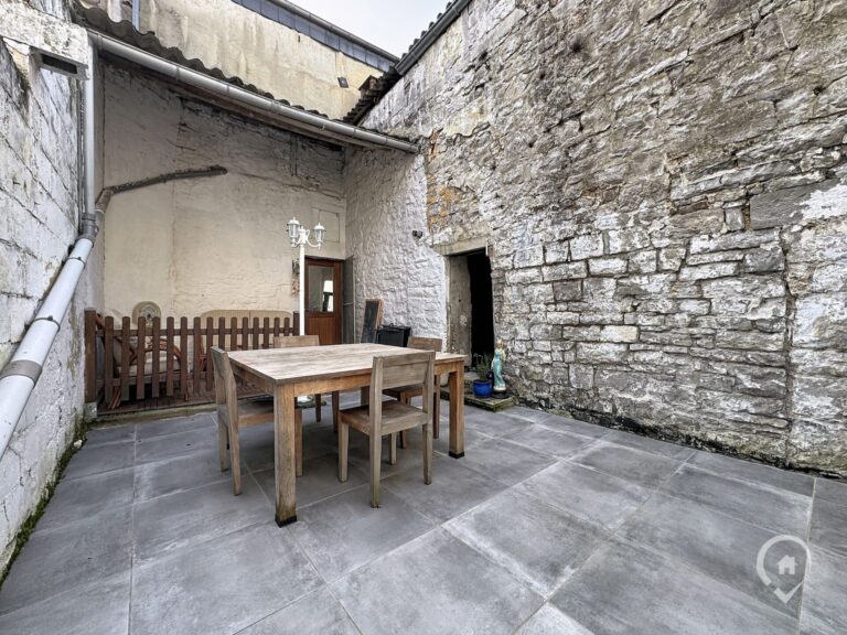 Condrogest - Maison avec terrasse et garage à vendre à Bouvignes