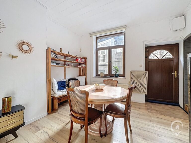 Condrogest - Maison avec terrasse et garage à vendre à Bouvignes