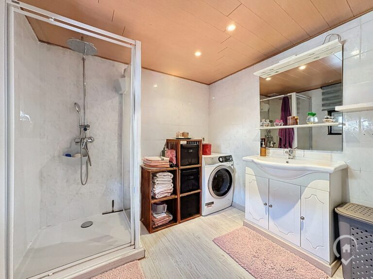 Condrogest - Maison avec terrasse et garage à vendre à Bouvignes