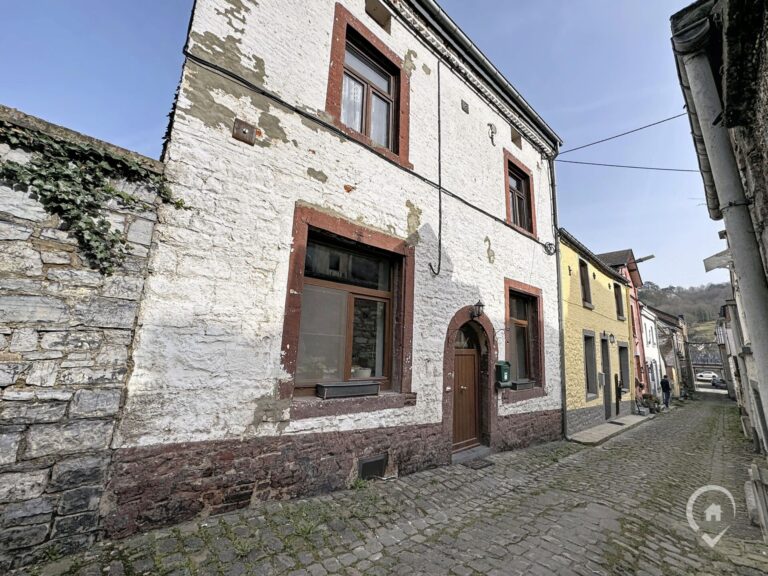 Condrogest - Maison avec terrasse et garage à vendre à Bouvignes