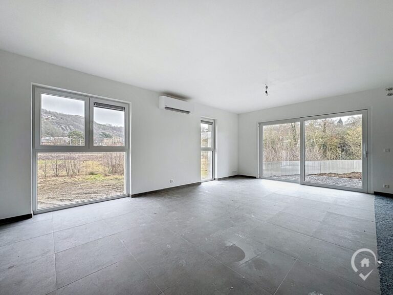 Condrogest - Appartement rez 3 chambres avec jardin à vendre à Yvoir