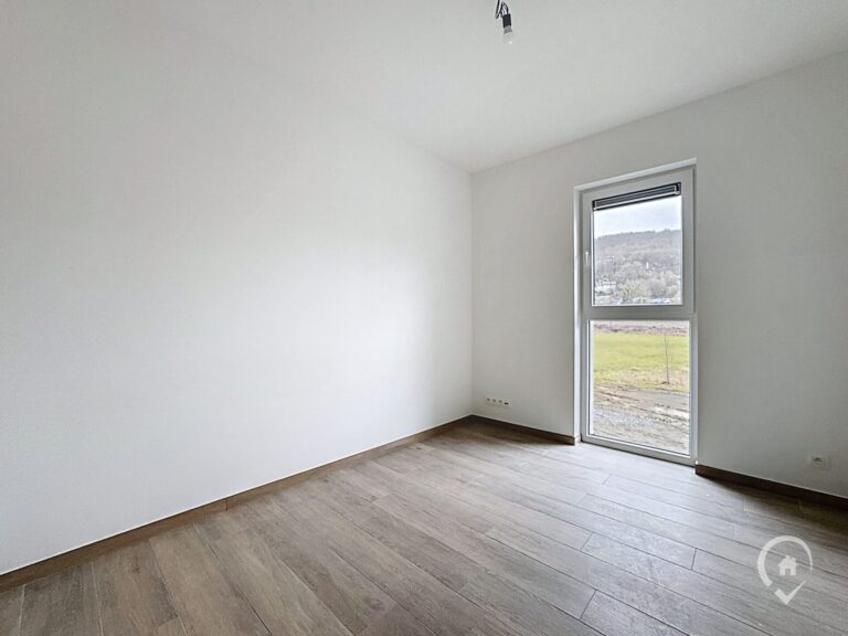 Condrogest - Appartement rez 3 chambres avec jardin à vendre à Yvoir