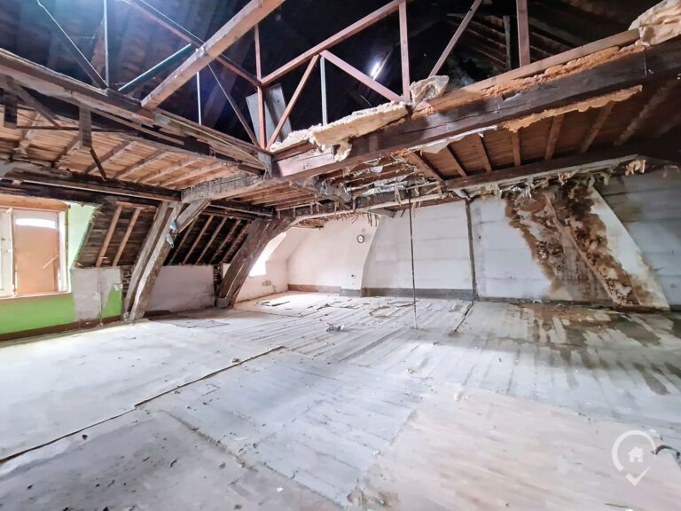 Condrogest - SOUS OPTION !!! Immeuble à rénover sur 4 niveaux - 1060m²