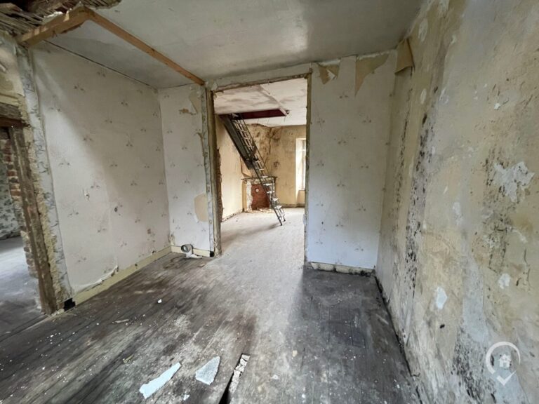 Condrogest - SOUS OPTION !!! Immeuble à rénover sur 4 niveaux - 1060m²