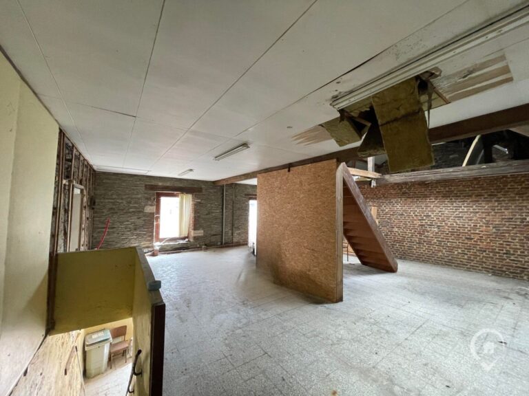 Condrogest - SOUS OPTION !!! Immeuble à rénover sur 4 niveaux - 1060m²