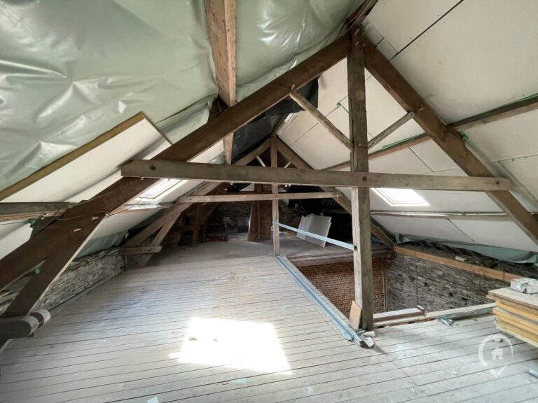 Condrogest - SOUS OPTION !!! Immeuble à rénover sur 4 niveaux - 1060m²