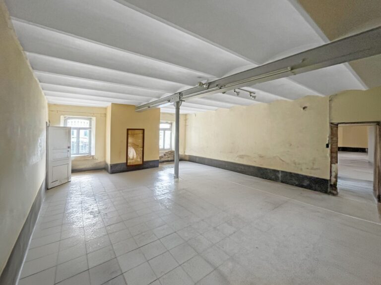 Condrogest - SOUS OPTION !!! Immeuble à rénover sur 4 niveaux - 1060m²