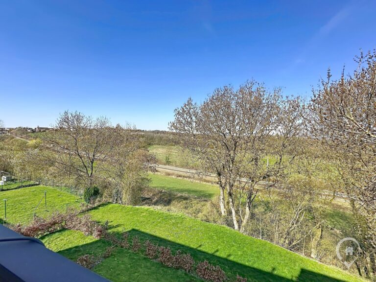 Condrogest - Superbe appartement lumineux 2 chambres à vendre à Marloie