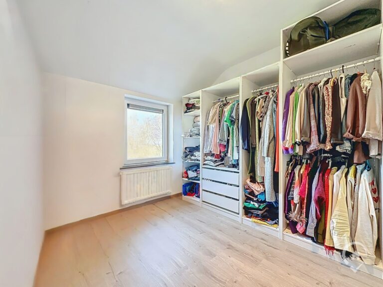 Condrogest - Superbe appartement lumineux 2 chambres à vendre à Marloie