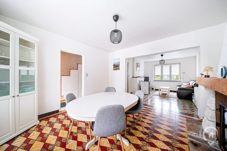 Condrogest - Maison 3 chambres entièrement rénovée à Florennes