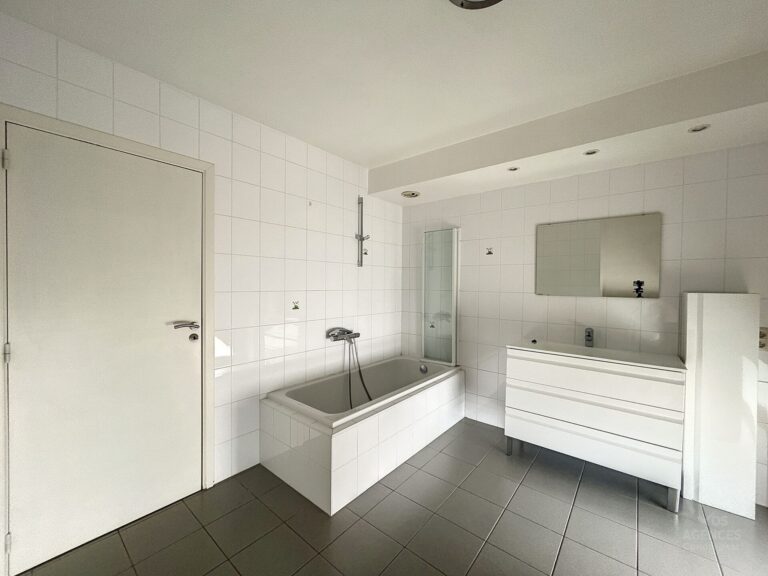 Condrogest - Maison 3 chambres à louer à Humain LOUE