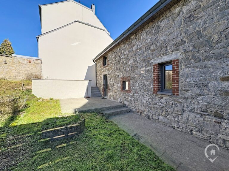 Condrogest - Superbe maison 3 chambres au centre de Beauraing LOUE