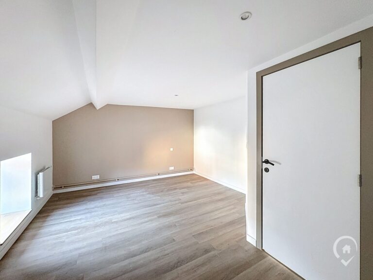 Condrogest - Superbe maison 3 chambres au centre de Beauraing LOUE